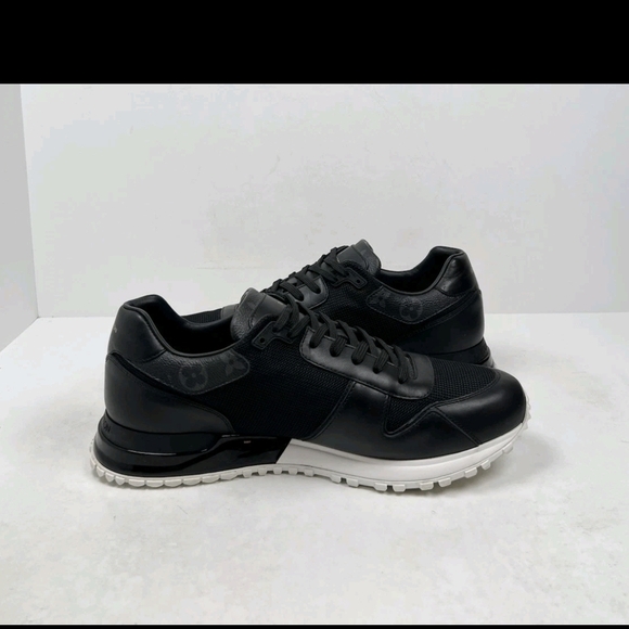 Louis Vuitton Men's Black Sneakers - Picture 4 of 9